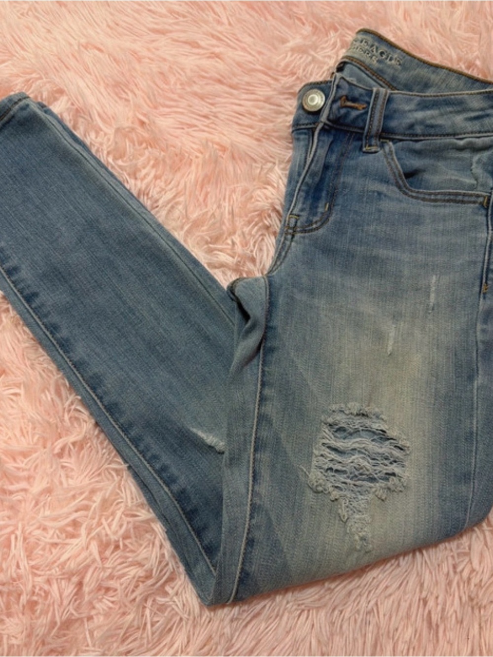 American Eagle Women's Light Blue Distressed Skinny Jeans 2 short